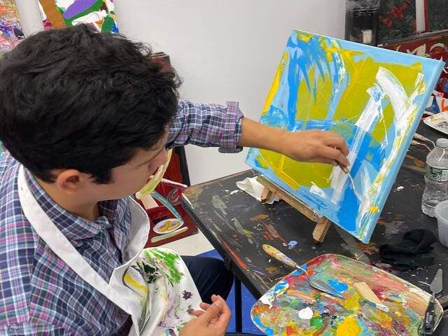 ナイフで簡単に質感が生まれ、新たな芸術的興奮を味わえることに感動