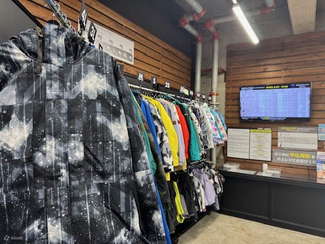 Yuzawa Ski Resort Pengajaran/Penyewaan Ski & Papan Luncur Salji Persendirian Bahasa Inggeris, Cina, Thai