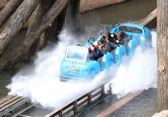 Feel the anticipation build as you ascend, then brace yourself for an exhilarating water-soaked freefall!