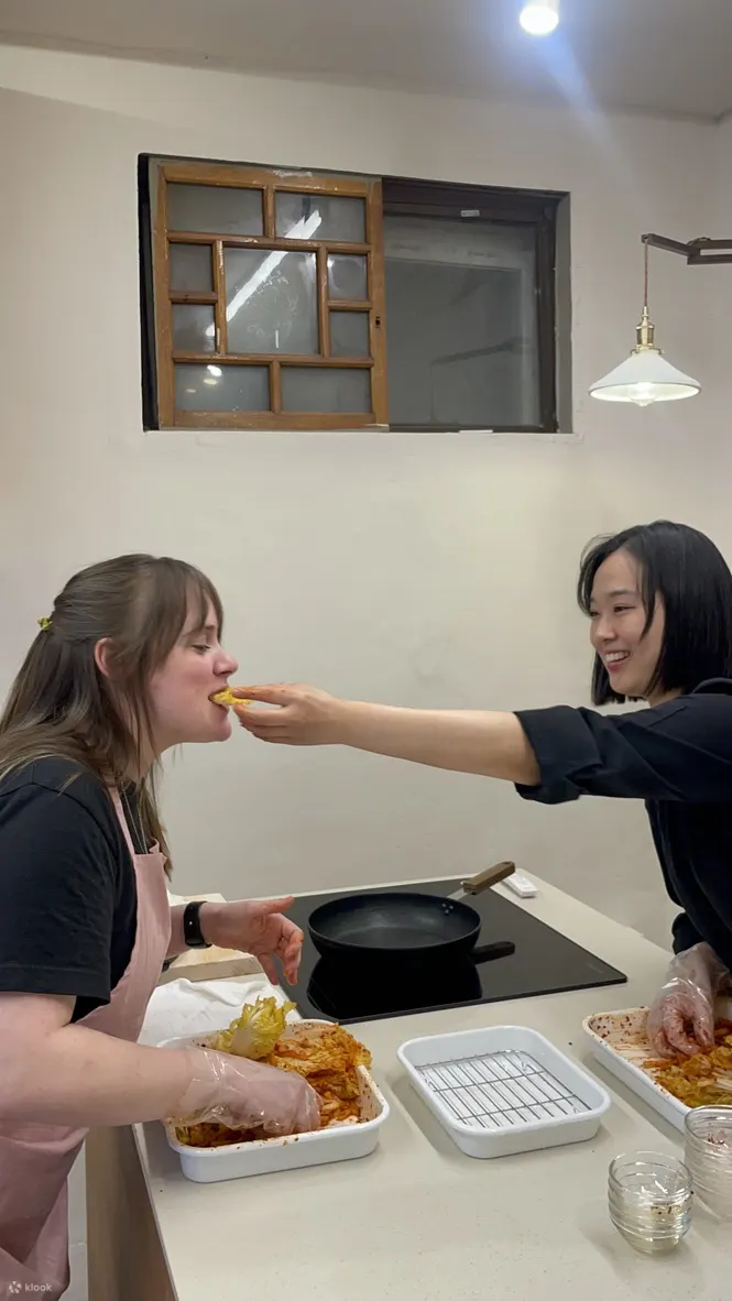 景福宫与主厨 Hakyung 一起泡菜课程