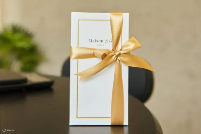 Minimalist Packaging for Perfume 