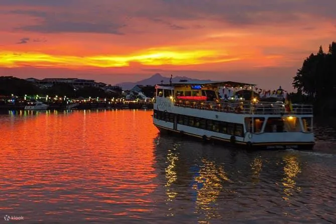 SarawakRiverSunsetCruiseExperienceinKuching.webp