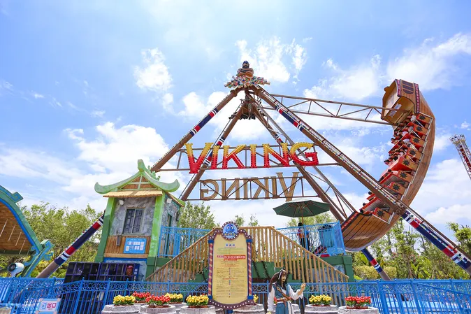 pirate ship ride at Fangte
