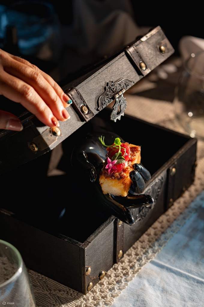 발리 우붓에서 경험하는 세븐 페인팅: 다이닝 아트