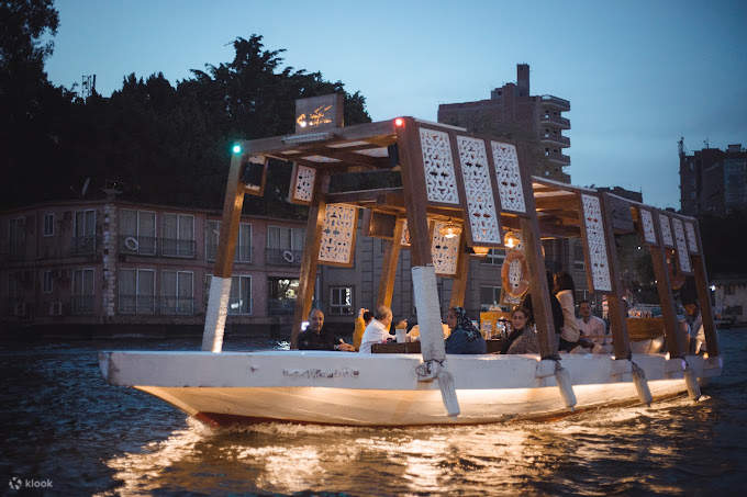 カイロ発 2時間ナイル川プライベートクルーズ（グルメ料理付き）