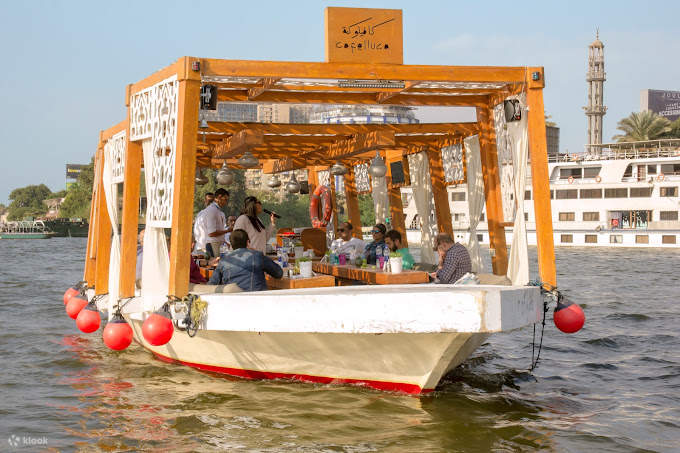 開羅尼羅河2小時私人遊船之旅：享用美食饗宴