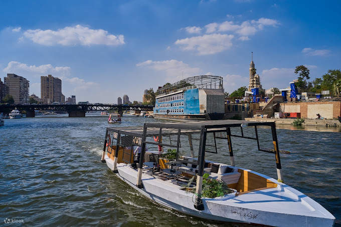 カイロ発 2時間ナイル川プライベートクルーズ（グルメ料理付き）