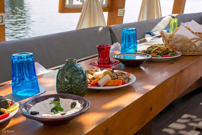 Pelayaran Sungai Nil Persendirian 2 Jam dengan Hidangan Gourmet di Kaherah