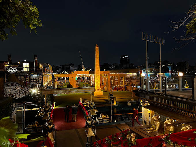 Crucero con cena en el Nilo en El Cairo con recogida