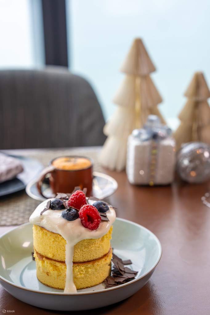 Hyatt Centric Victoria Harbour Hong Kong - Cruise Restaurant & Bar Dining Offers