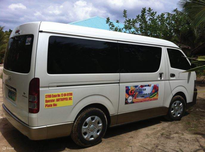 tourst transport going from puerto princesa to el nido