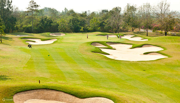 후아힌 중심가에서 차로 단 30분 거리에 위치