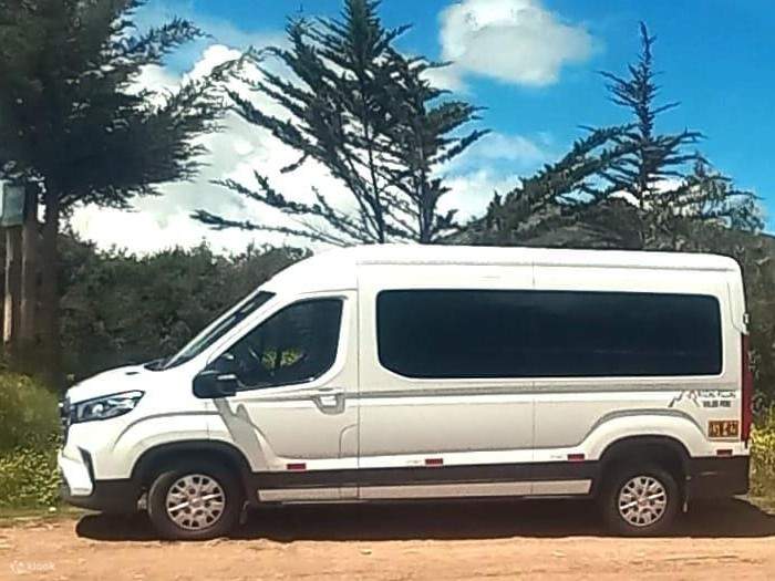 快適なマクサスV90バンでの空港送迎サービスをご体験ください