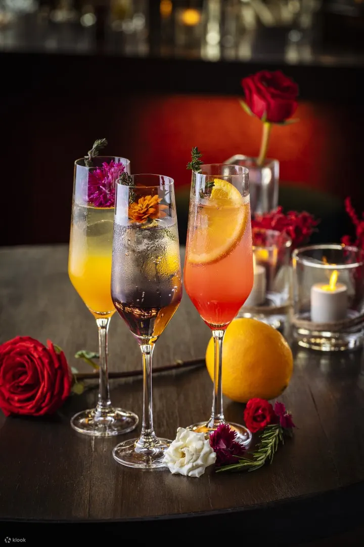 EmQuartier 的 Flamenco Sky Bar & Lounge 拉丁主题屋顶体验