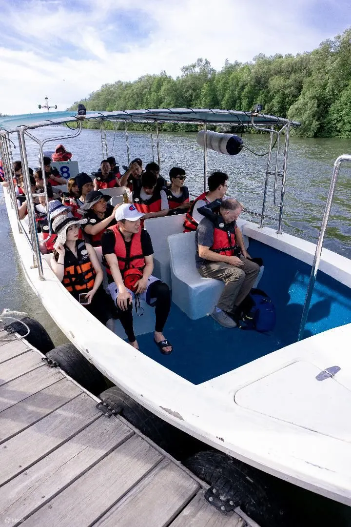 river cruise in kawa kawa