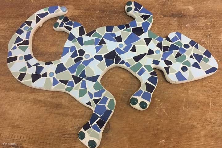Trencadis Mosaic Class in Barcelona