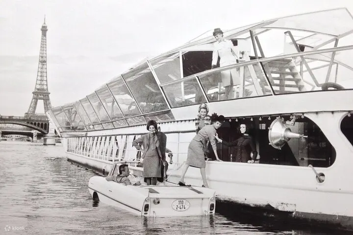 Bateaux Mouches 配香槟