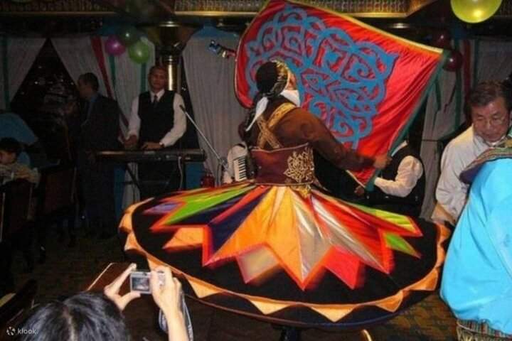 Crucero con cena privada por el río Nilo en El Cairo con recogida