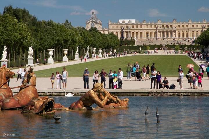 Palace of Versailles and Eiffel Tower Full Day Combo Tour