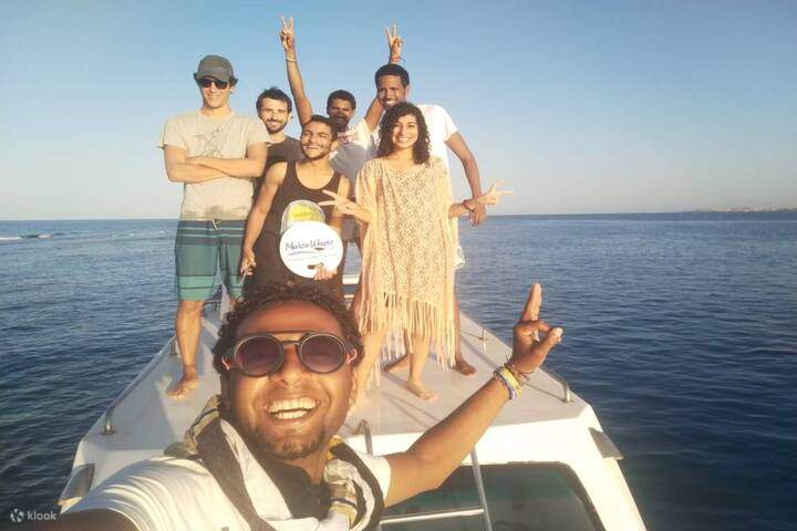 เพื่อนอาบู-ดับบับ