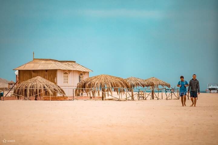 Gita in mare all'isola di Hula Hula con sport acquatici e pranzo – Hurghada