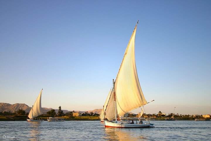 Private Sunset Felucca Ride di Sungai Nil di Luxor
