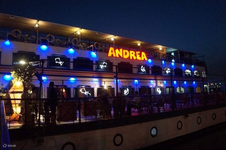 Crucero con cena privada por el río Nilo en El Cairo con recogida