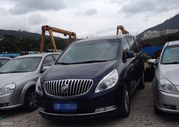 Kereta perniagaan Buick 7 tempat duduk