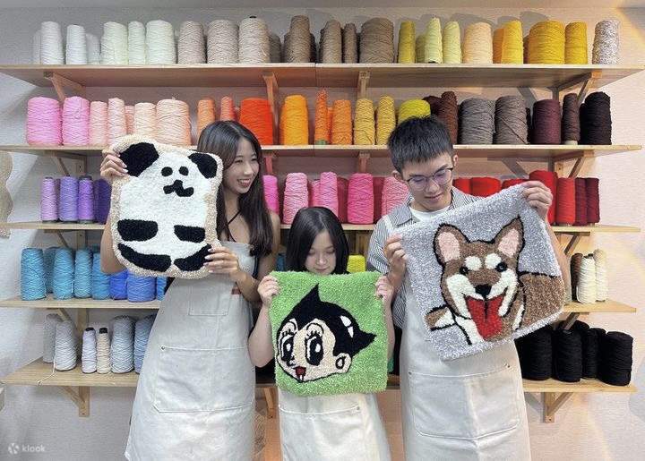 Taichung: tufting handmade carpets / pillows / tufted mirrors - Klook