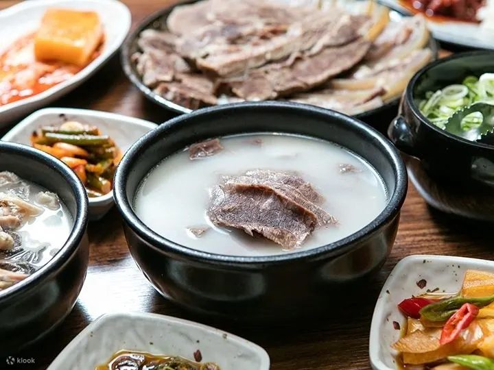 首尔韩式汤饭餐厅餐桌预订
