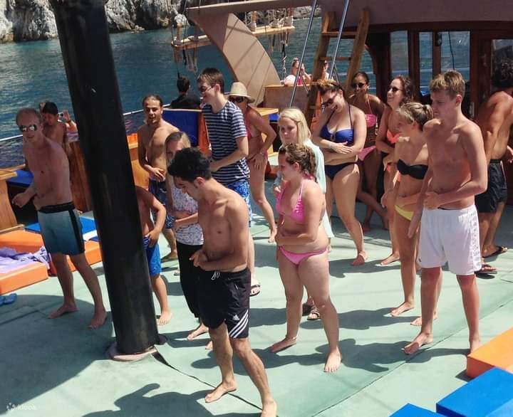 All Inclusive Catamaran Yatch Tour dengan Makan Siang dan Minuman Ringan