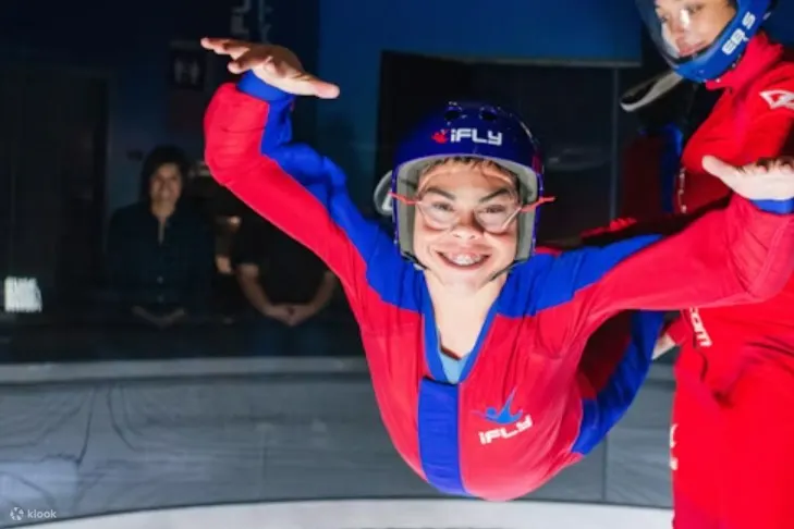 西雅图 iFLY 室内跳伞