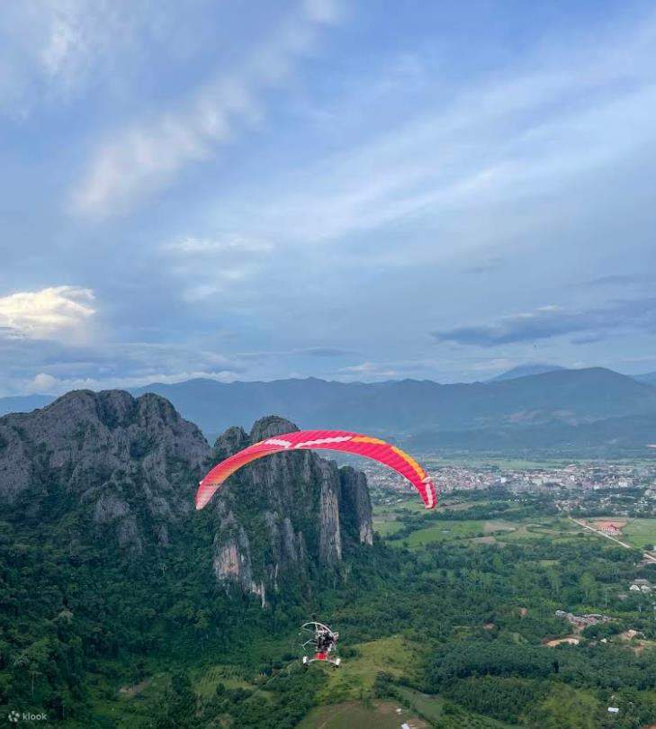 Vol en montgolfière à Vang Vieng