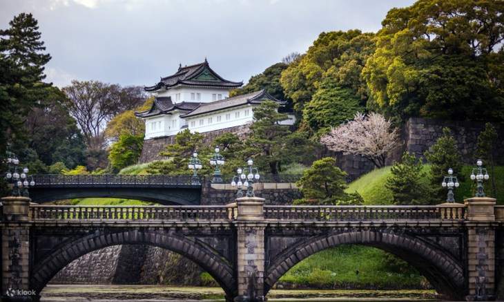 Imperial Palace Highlights Tour with National Licensed Guide in Tokyo -  Klook Hong Kong