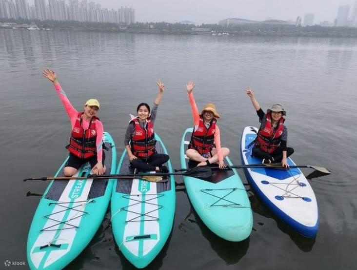 Seoul Han River SUP (Stand-up paddle) & Kayaking by Surfstory - Klook