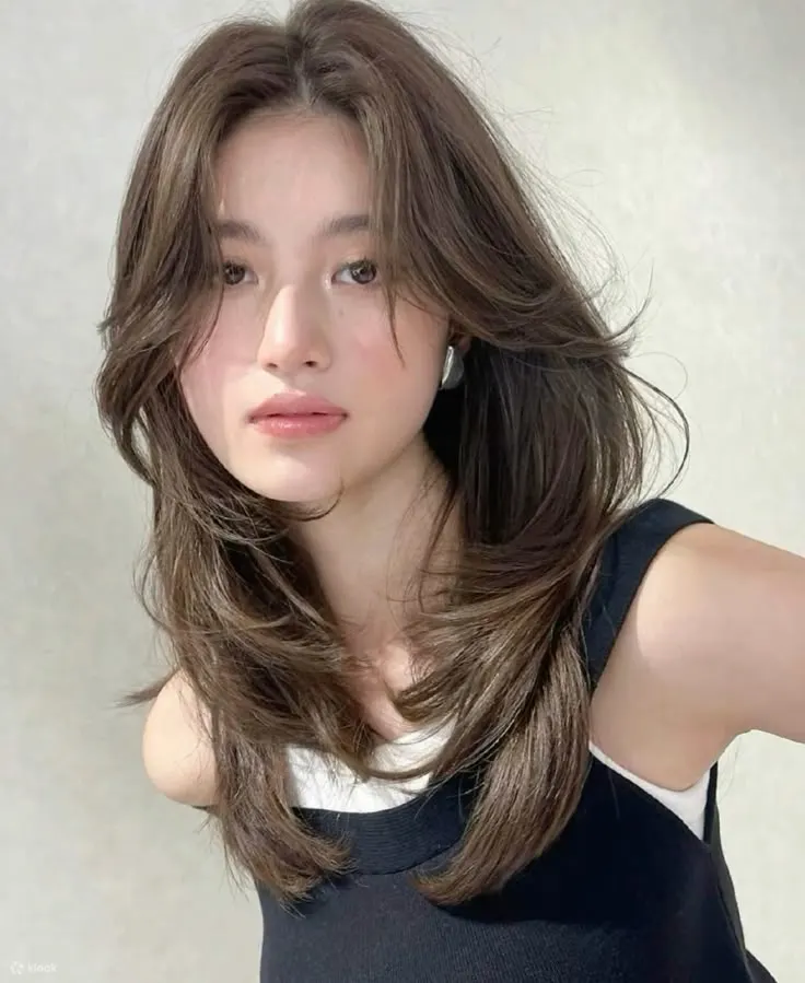 2. 剪发+发型设计+化妆
Style Floor 的「剪发+发型设计+化妆」是一套剪发、造型和化妆套餐，以高品质和合理的价格提供优质的服务。