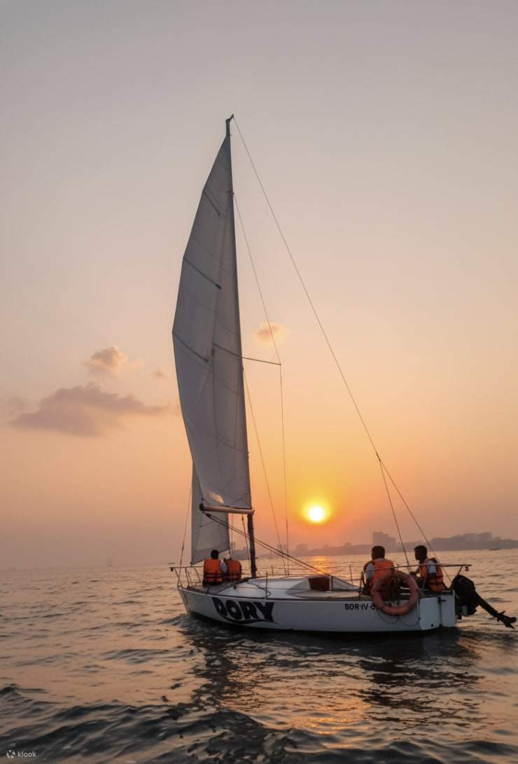 Mumbai Private Yacht Sailing | Compact Yacht Cruise from Gateway of ...