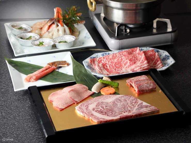 신주쿠 야키니쿠테이 롯카센(焼肉亭 六歌仙) - 인기 있는 무제한 일본식 바비큐