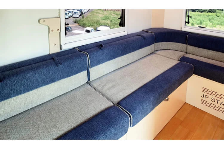 羽田空港 成田空港キャンピングカーレンタル(東京)