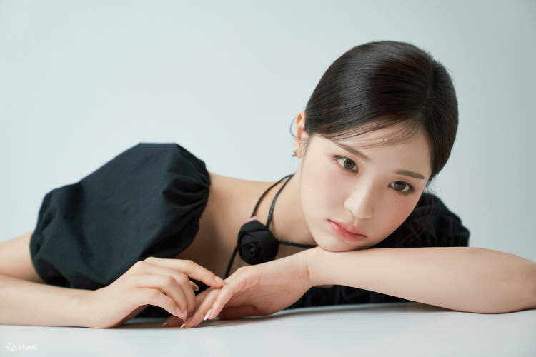 [K-Movie Star Glam Makeup]
K-Movie Star Glam Makeup bietet maßgeschneiderte Make-up-Looks, die Ihre einzigartige Persönlichkeit und Ausstrahlung durch persönliche Beratungen hervorheben.
Sie können die Make-up-Stile von Stars aus Werbespots, Dramen und Fi