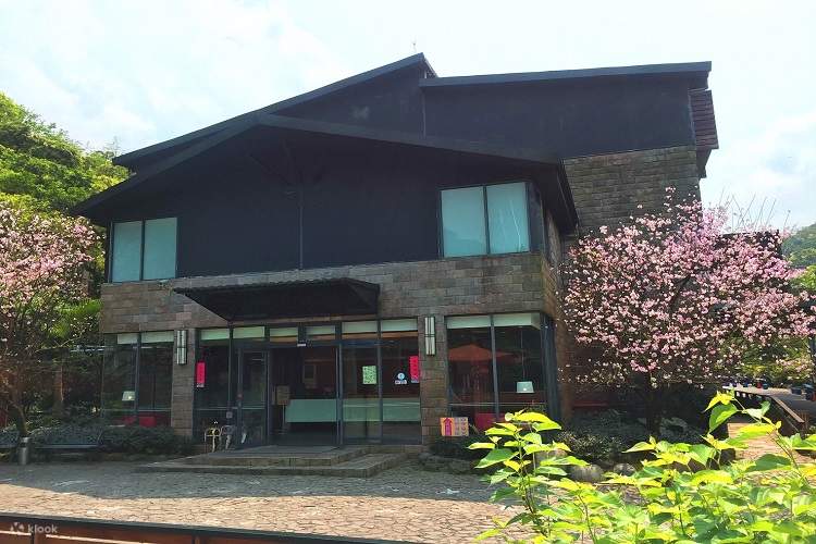 Minshan Yantun Onsen Rotemburo