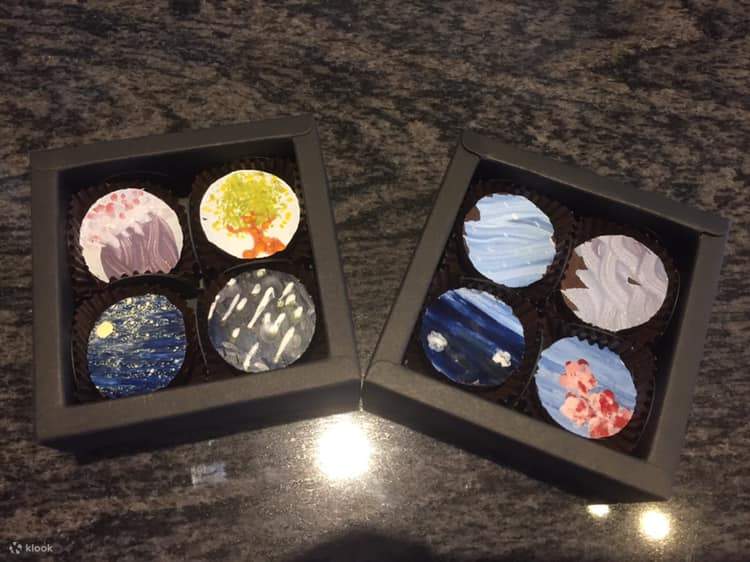 DIY Sô cô la vẽ màu