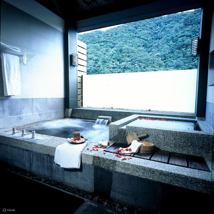 Minshan Yantun Onsen Rotemburo