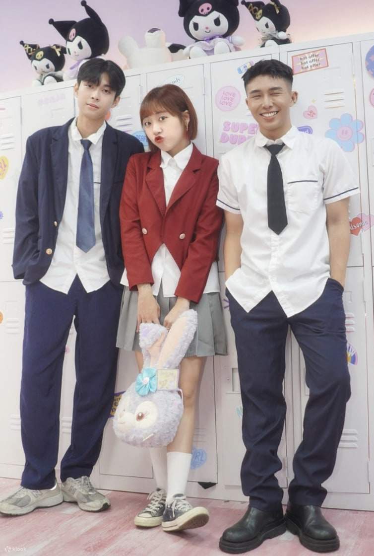 Stiker caja gaya korea x sewa seragam