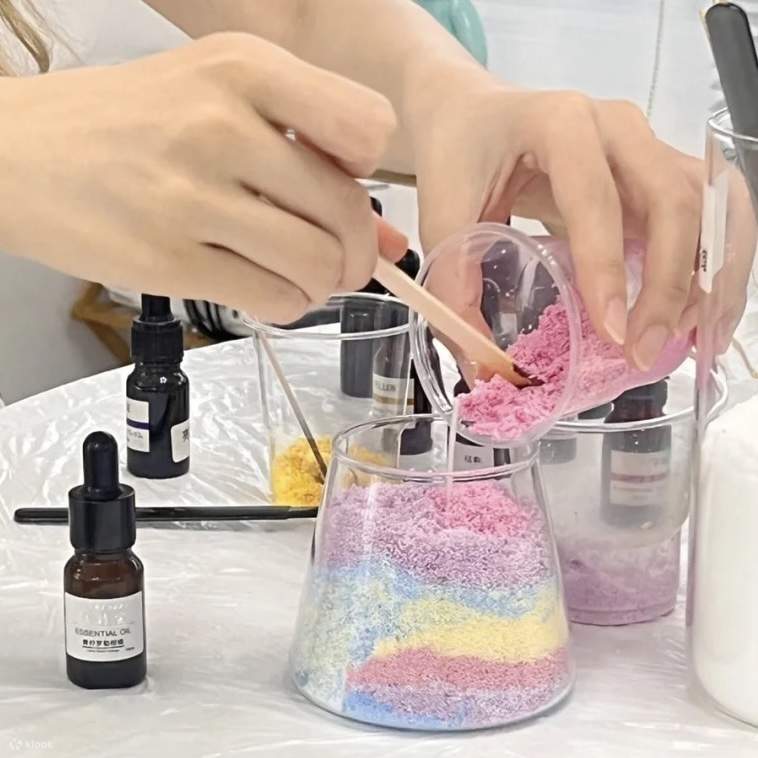 Tufting and Sand Art Candle by OLO Studio in Penang Klook