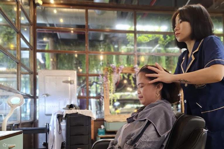 Koreanische Headspa-Erfahrung bei Walking on Sunshine in Kuala Lumpur