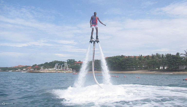 Vivez l'expérience palpitante du flyboard !