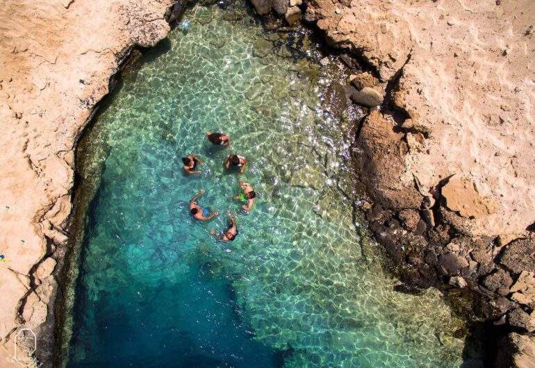 Метеорное озеро предлагает уникальный опыт оздоровления, так как считается, что его воды обладают целебными свойствами.