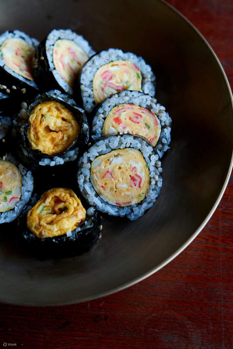 Menú de Demostración - Omelette Gimbap, Bulgogi Gimbap
Menú Práctico - Nude-Cheese Gimbap(ヌードチーズキンパ), Tortilla de Calamar y Kimchi