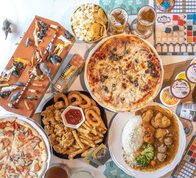 all you can eat set at catcat board game restaurant at Zhongxiao Fuxing Station